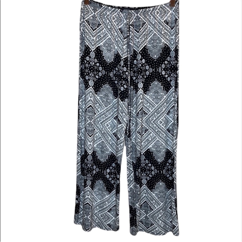 Stylish Black and White Geometric Women's Pants